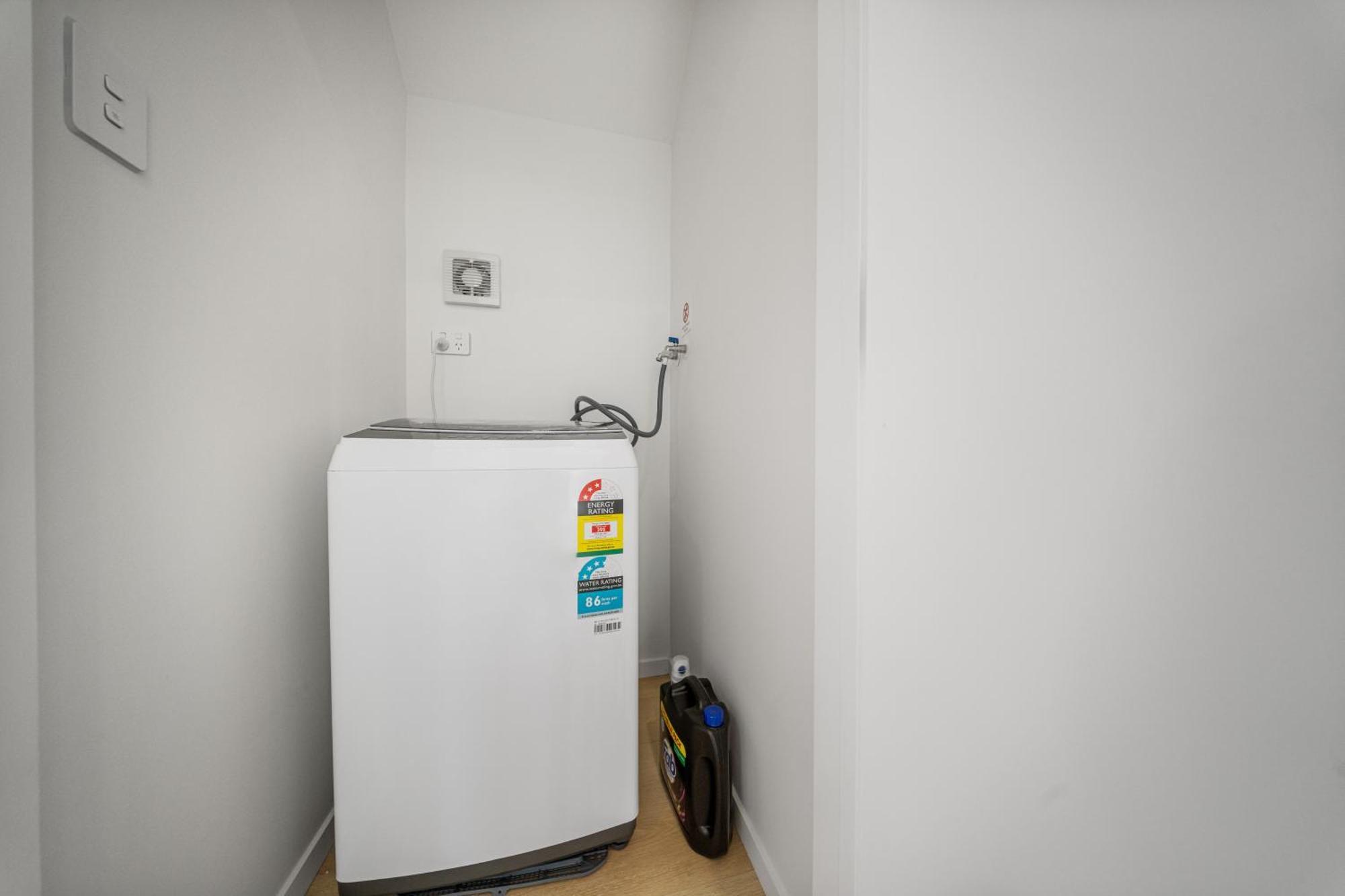 West Harbour Modern 4-Bedroom Retreat Auckland Bagian luar foto