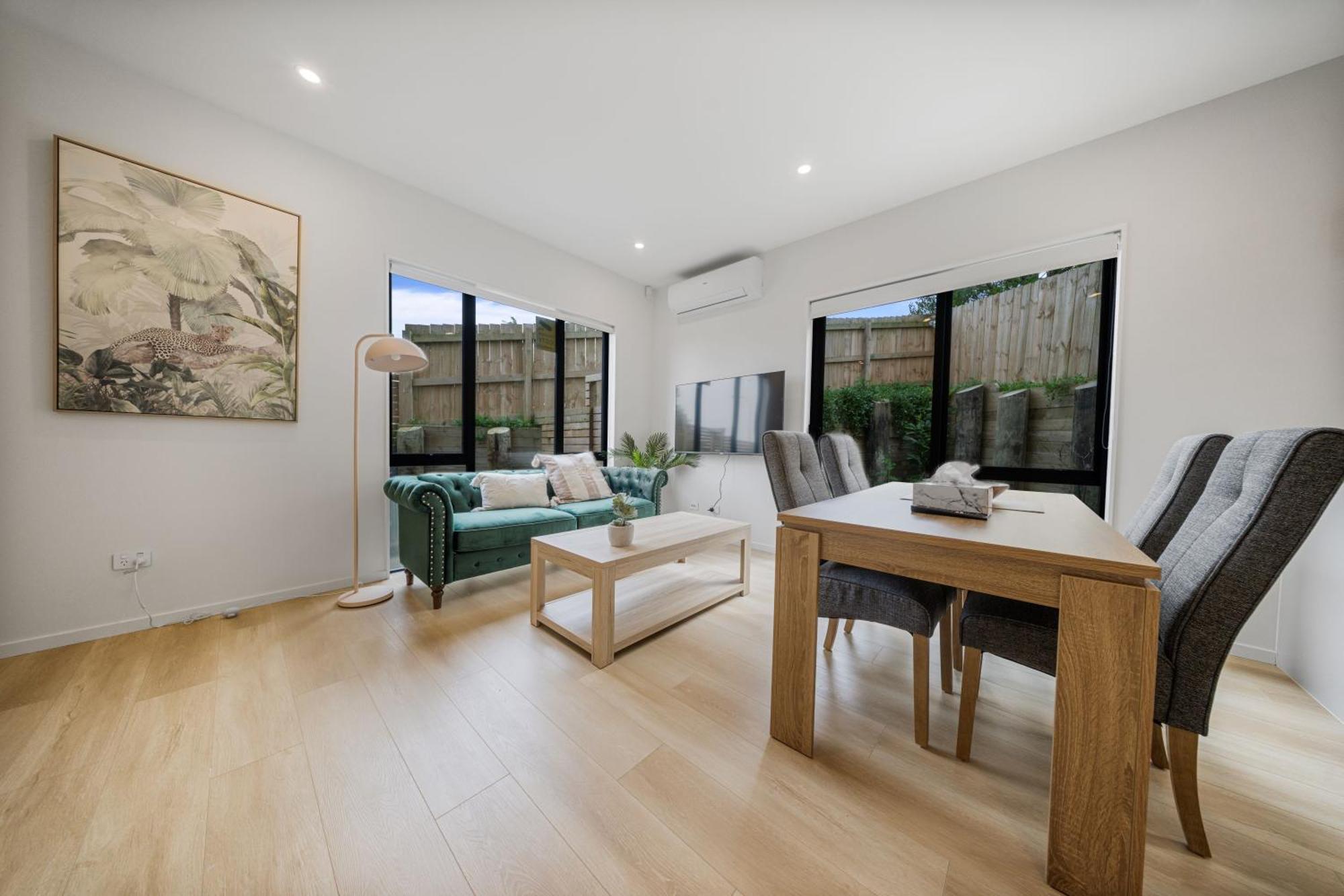 West Harbour Modern 4-Bedroom Retreat Auckland Bagian luar foto