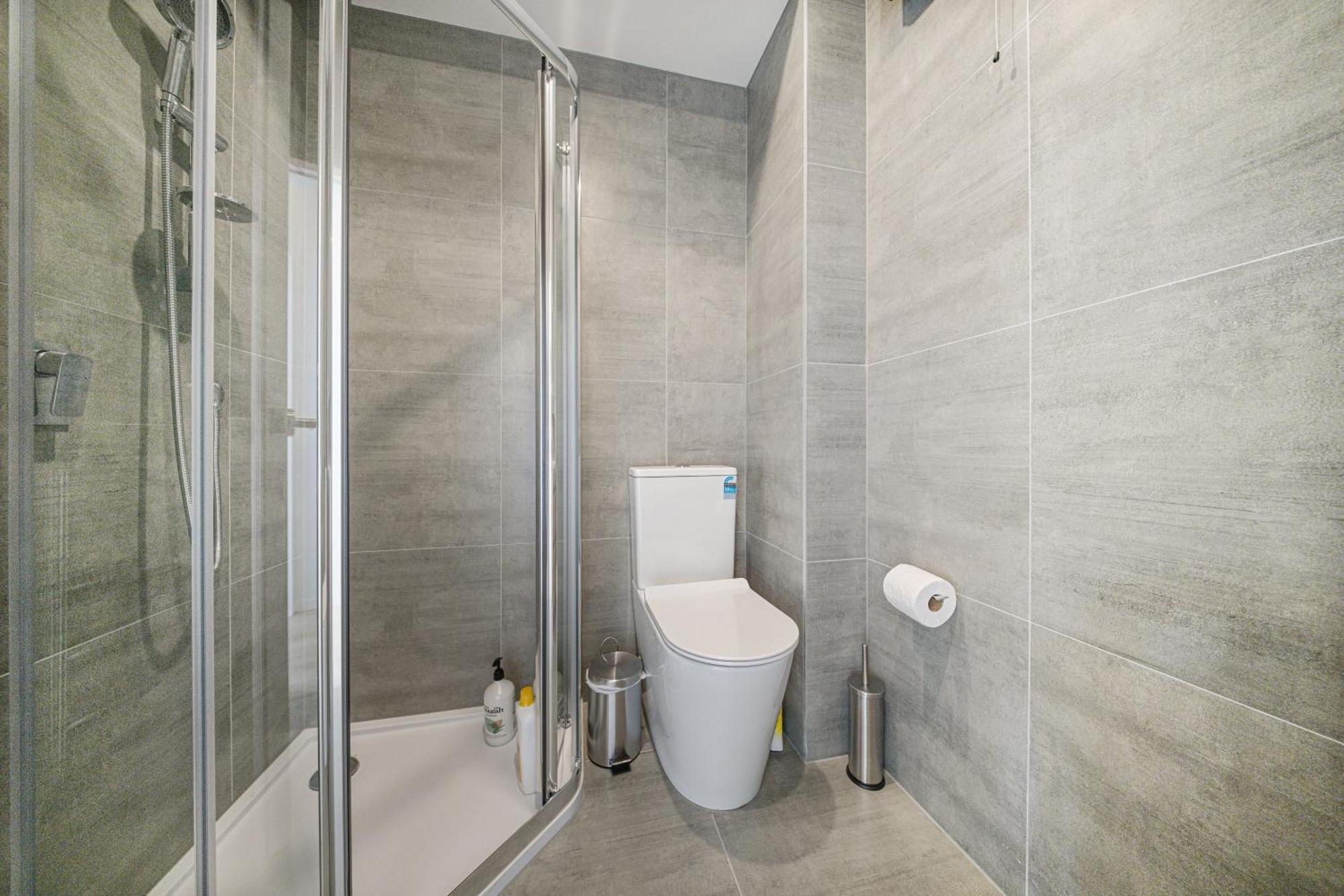 West Harbour Modern 4-Bedroom Retreat Auckland Bagian luar foto