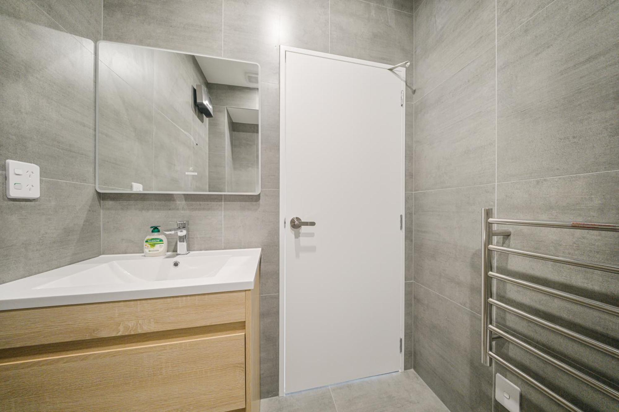 West Harbour Modern 4-Bedroom Retreat Auckland Bagian luar foto