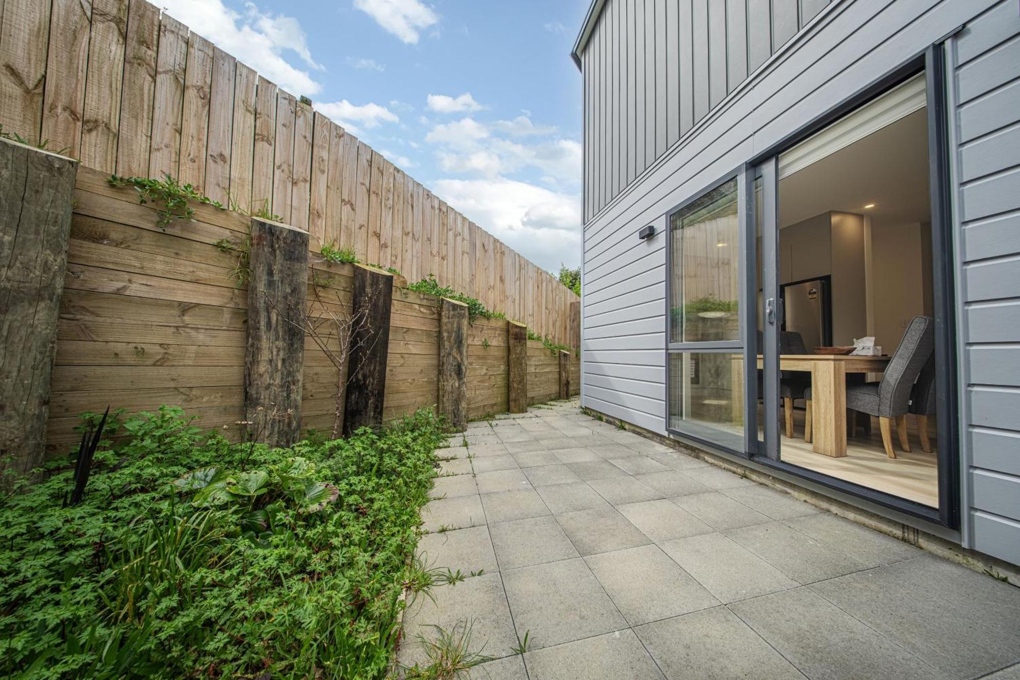 West Harbour Modern 4-Bedroom Retreat Auckland Bagian luar foto