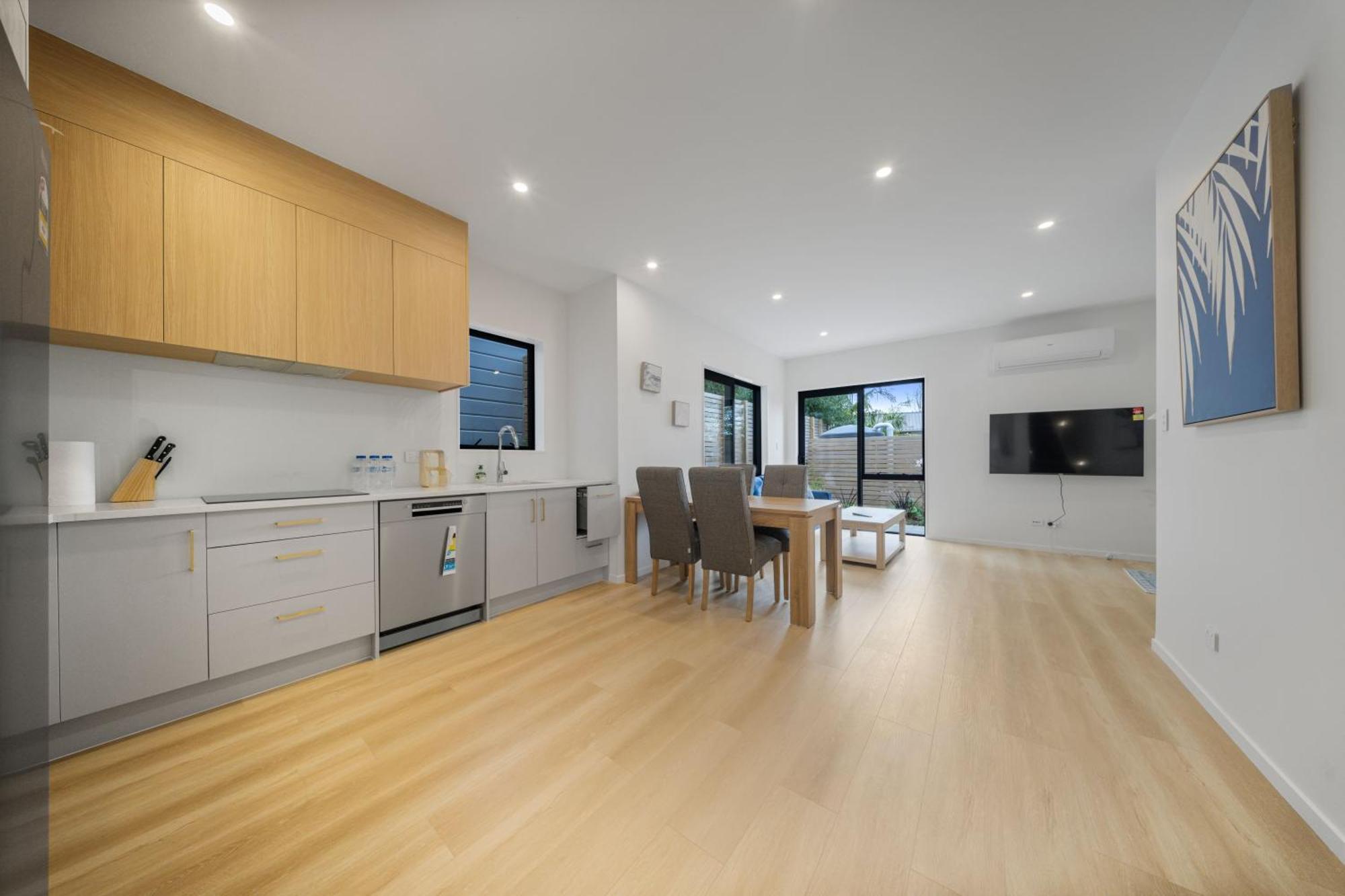 West Harbour Modern 4-Bedroom Retreat Auckland Bagian luar foto