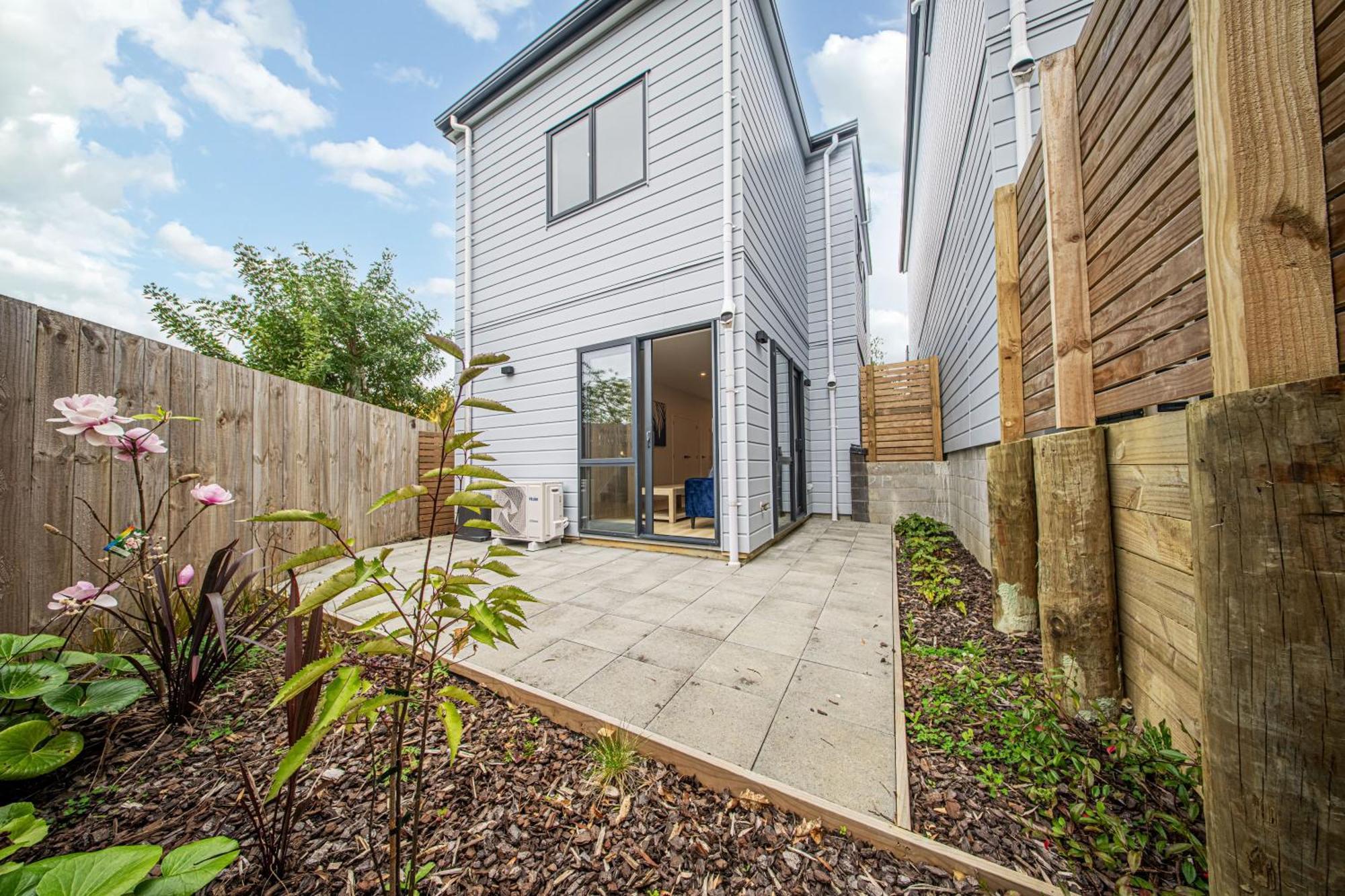 West Harbour Modern 4-Bedroom Retreat Auckland Bagian luar foto