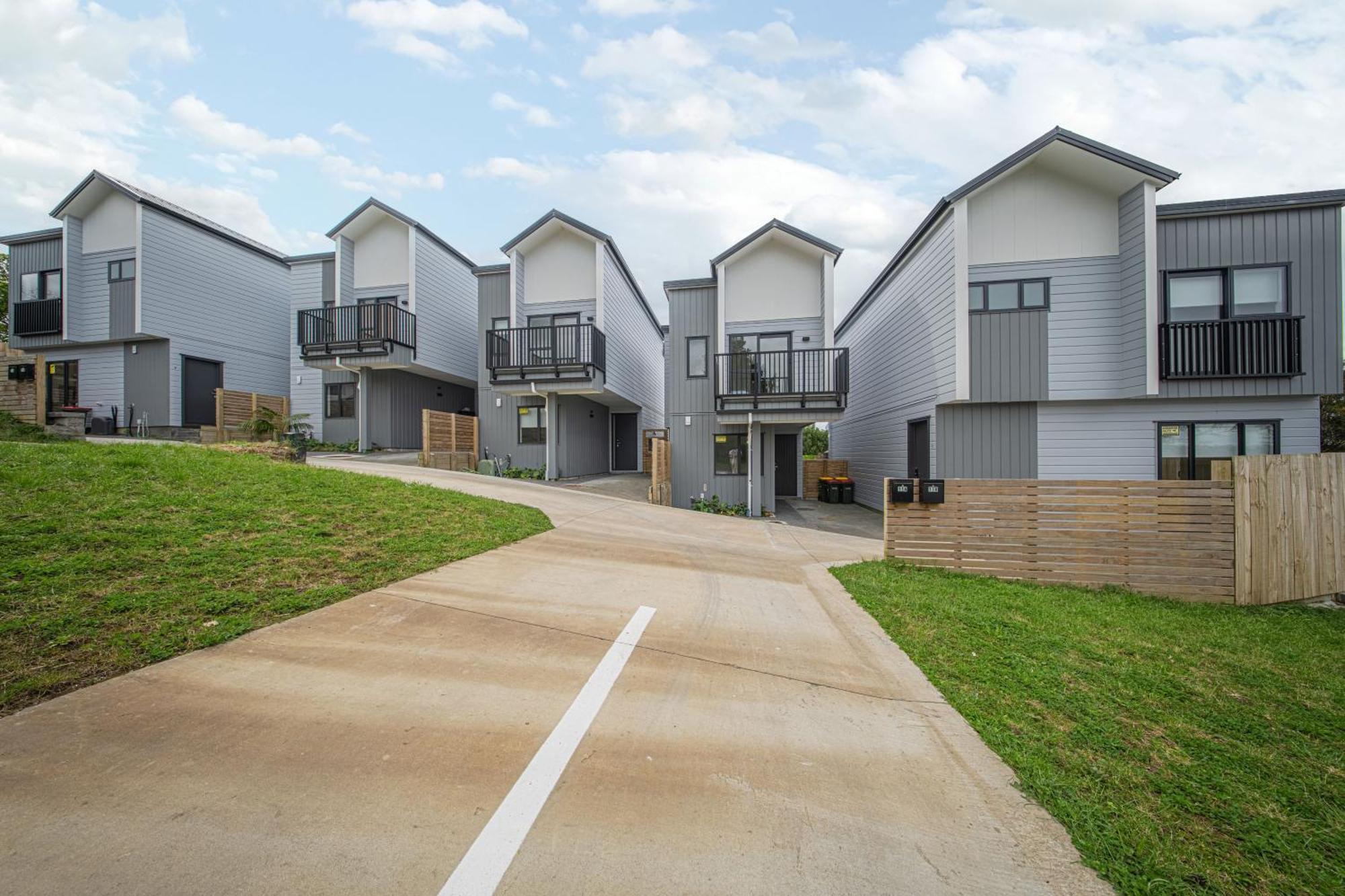 West Harbour Modern 4-Bedroom Retreat Auckland Ruang foto